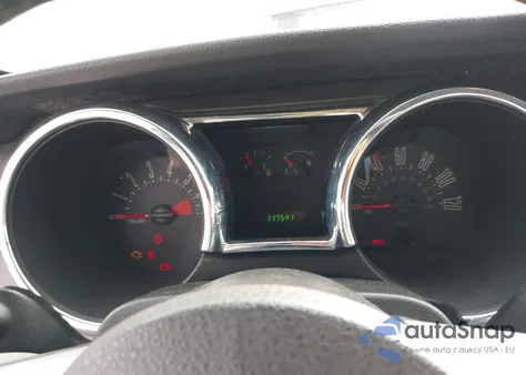 2005 Ford Mustang V6 Deluxe/V6 Premium из США, поврежденный, VIN 1ZVFT80N755211201